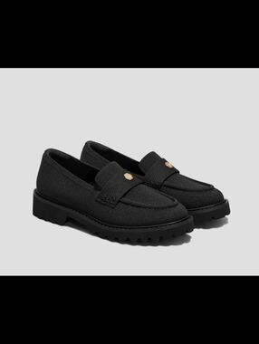 Vivaia Sz 11 Women’s Black Slip-On Loafers